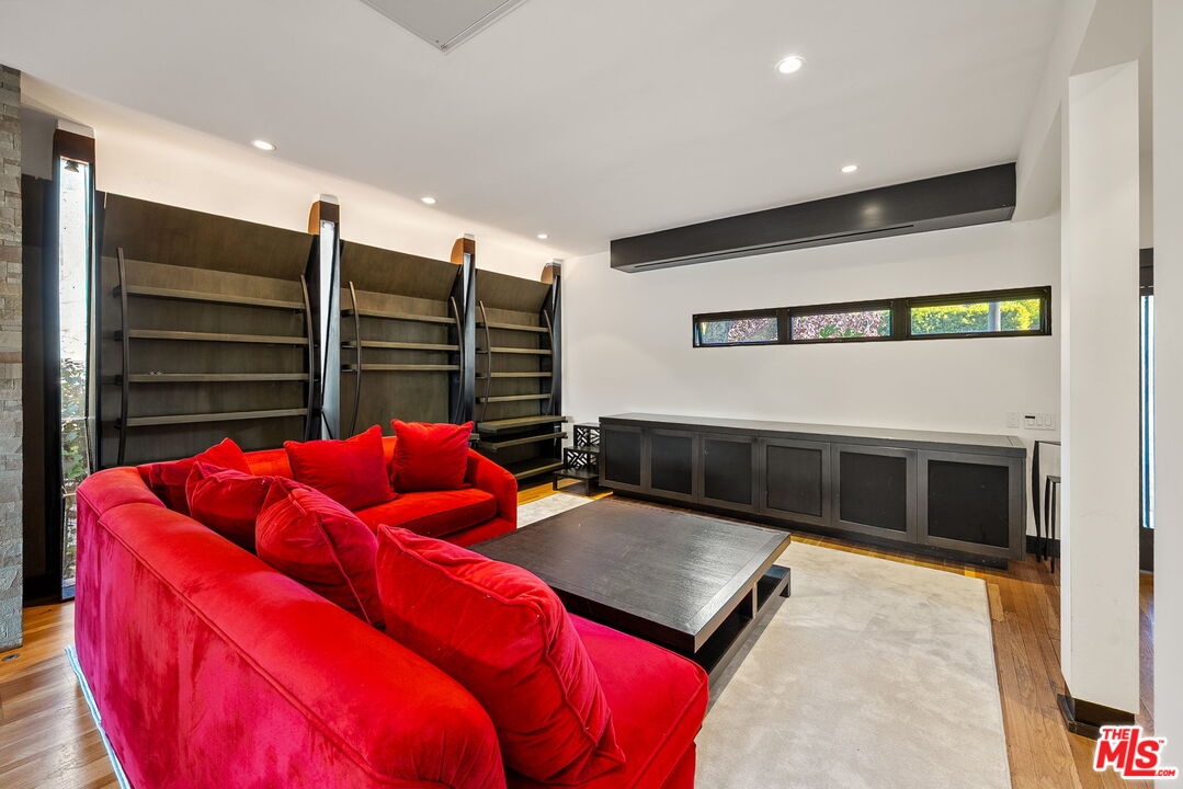 MLS #25626755 image #3