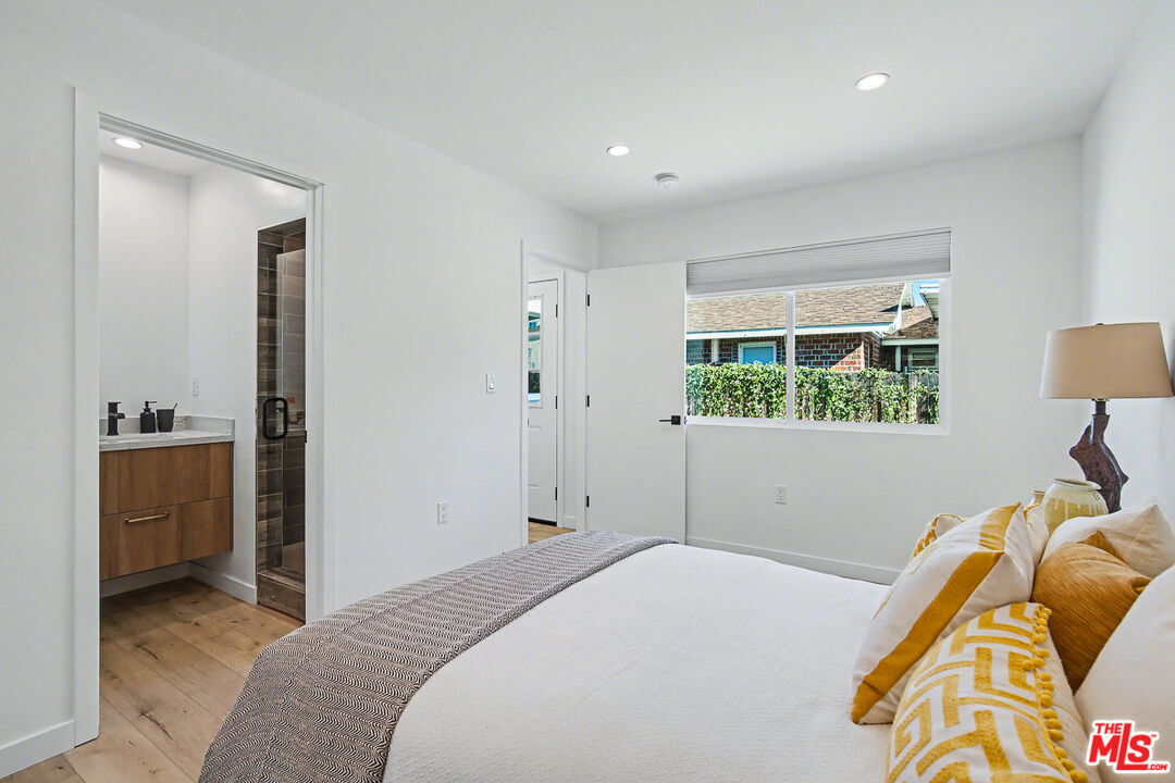 MLS #25627077 image #16