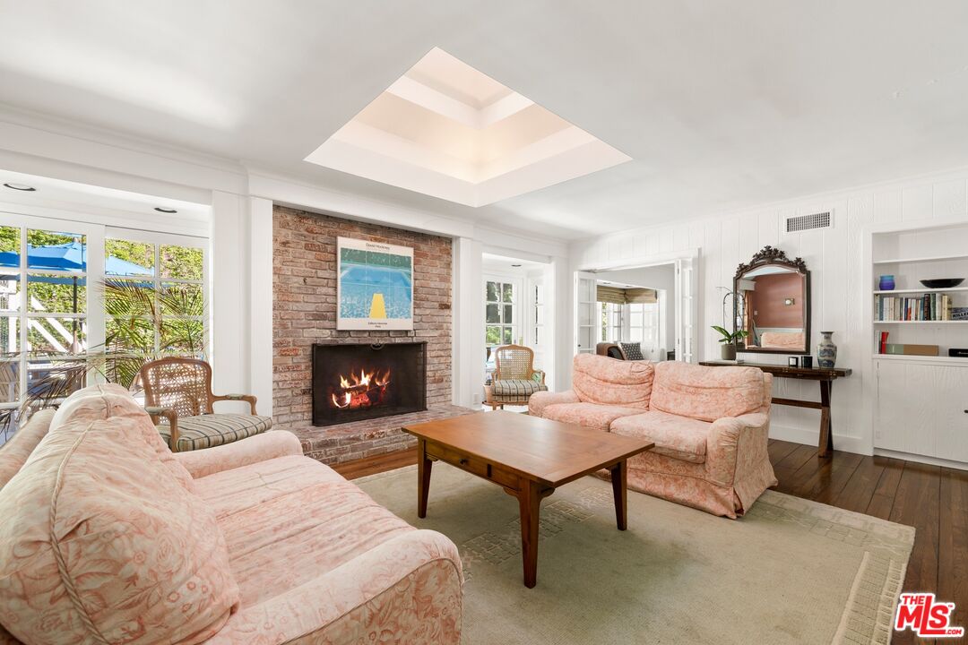 MLS #25627083 image #2