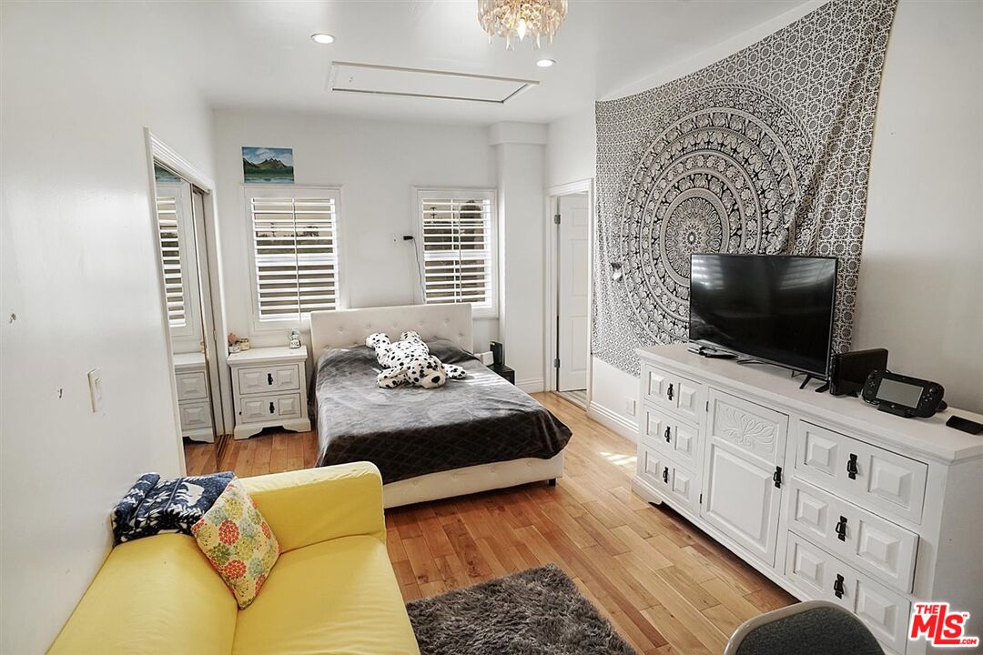 MLS #25627085 image #11