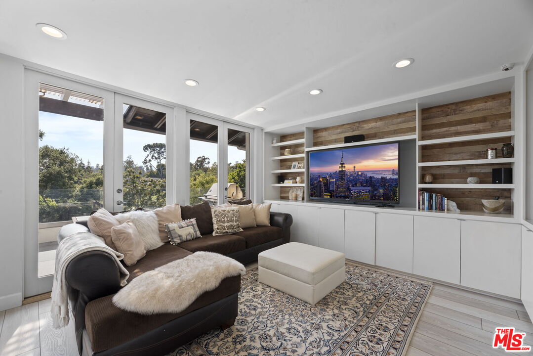 MLS #25627409 image #17