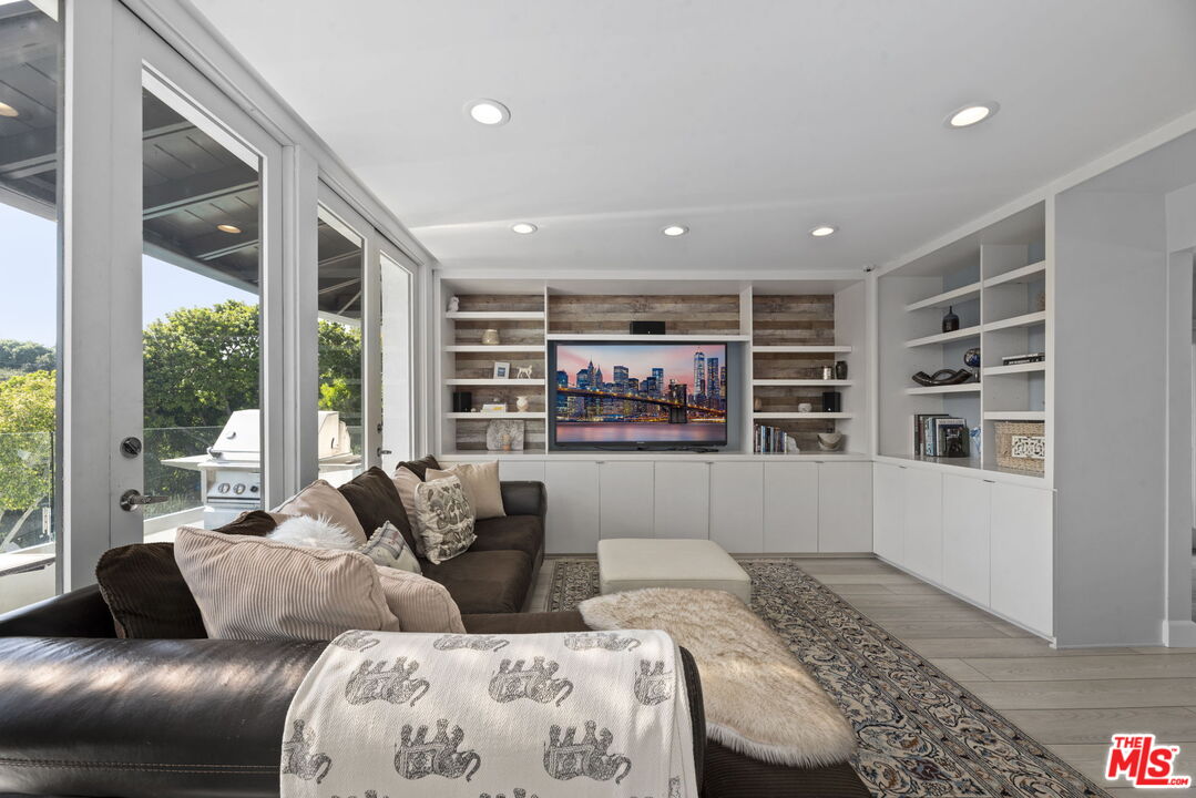 MLS #25627409 image #18