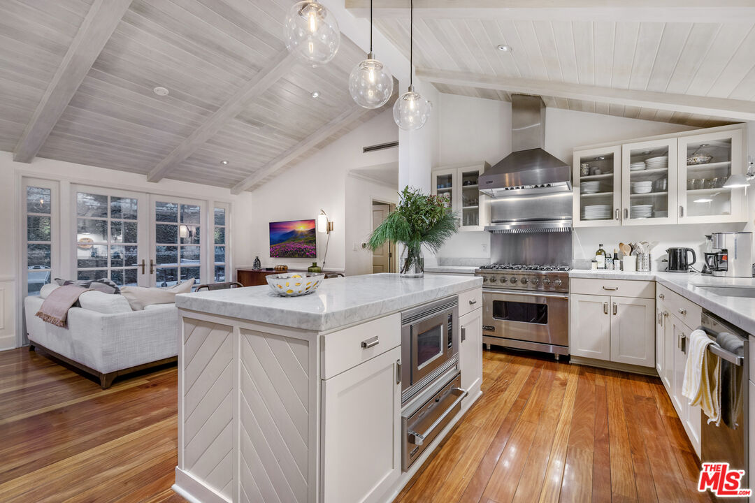 MLS #25627459 image #2