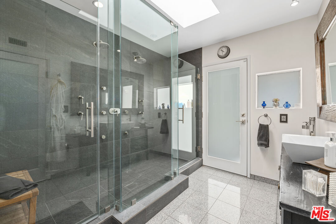 MLS #25627553 image #16