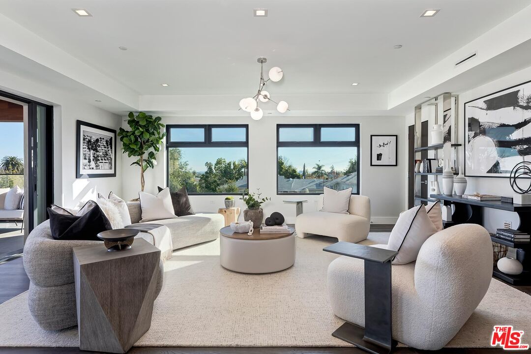 MLS #25627835 image #2