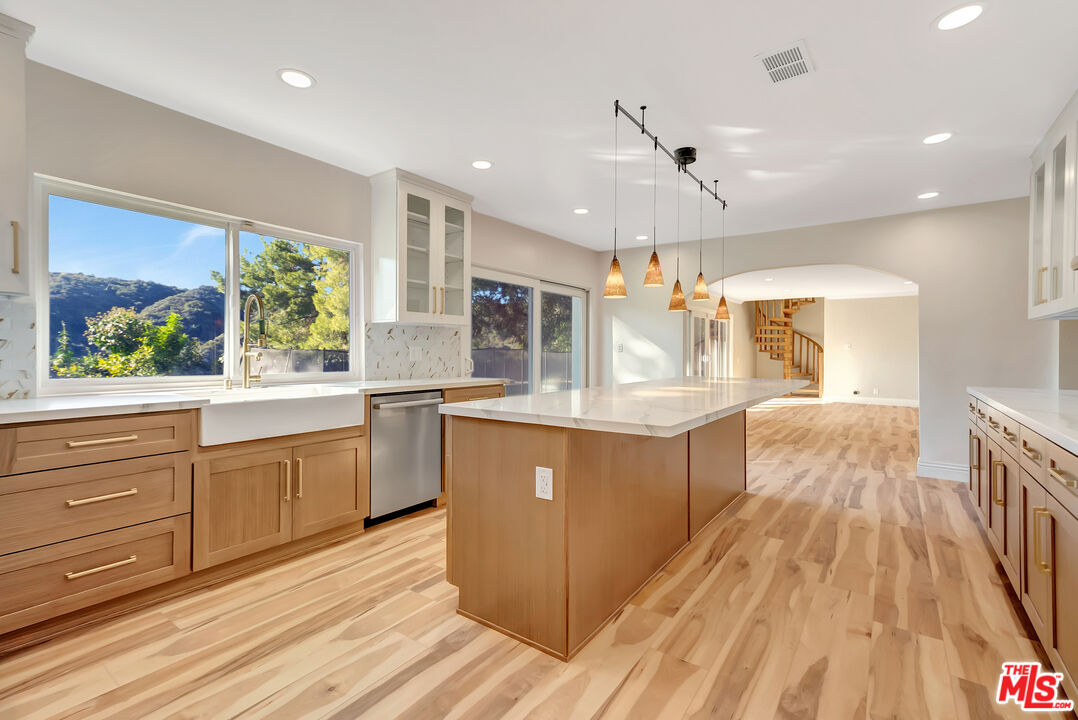 MLS #25628417 image #13