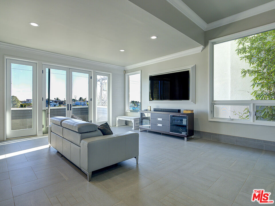 MLS #25629215 image #16