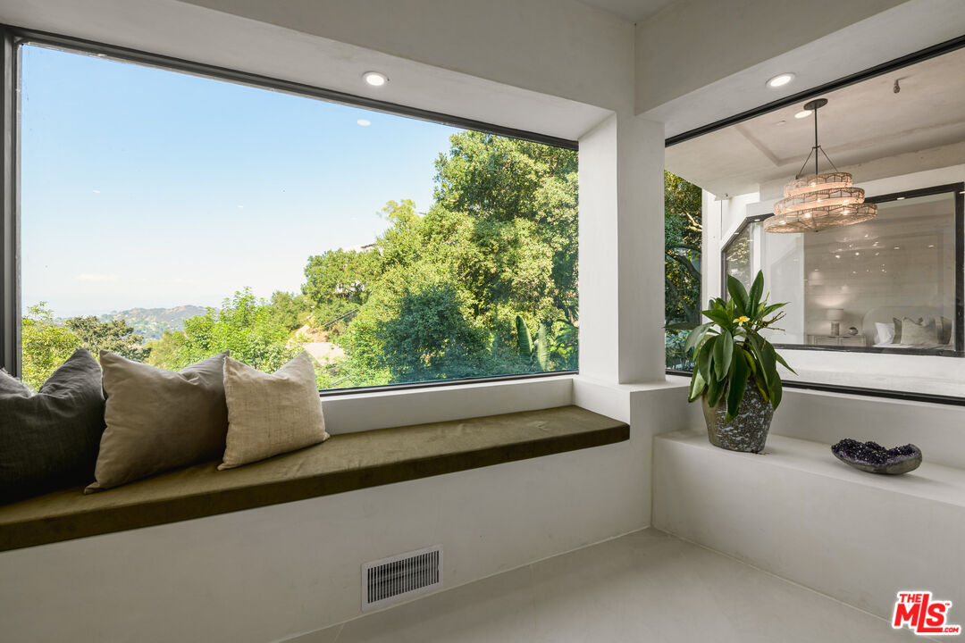 MLS #25629573 image #15