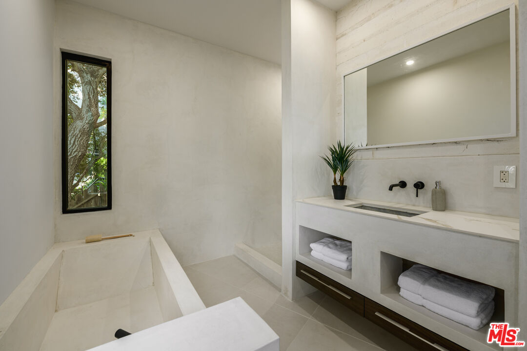 MLS #25629573 image #23