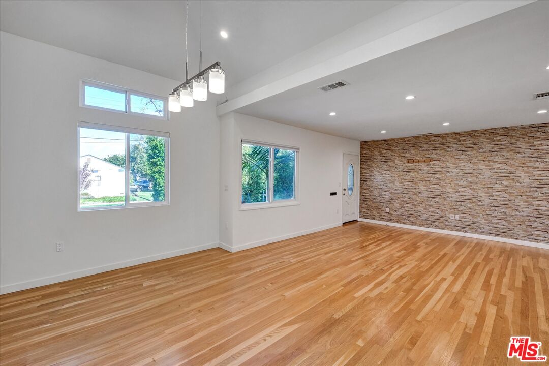 MLS #25630067 image #12