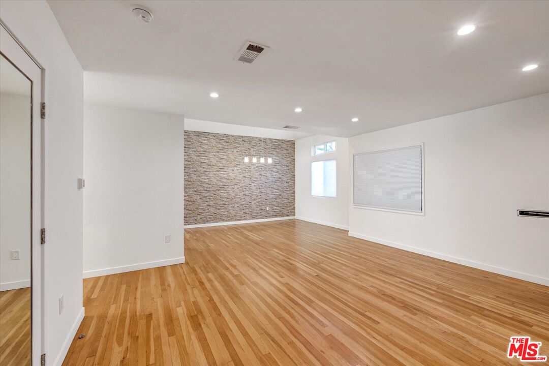 MLS #25630067 image #8