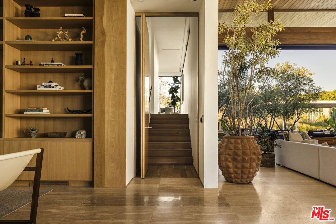 MLS #25630597 image #23