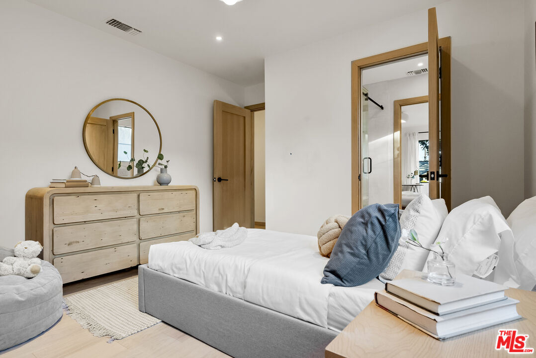 MLS #25630903 image #17