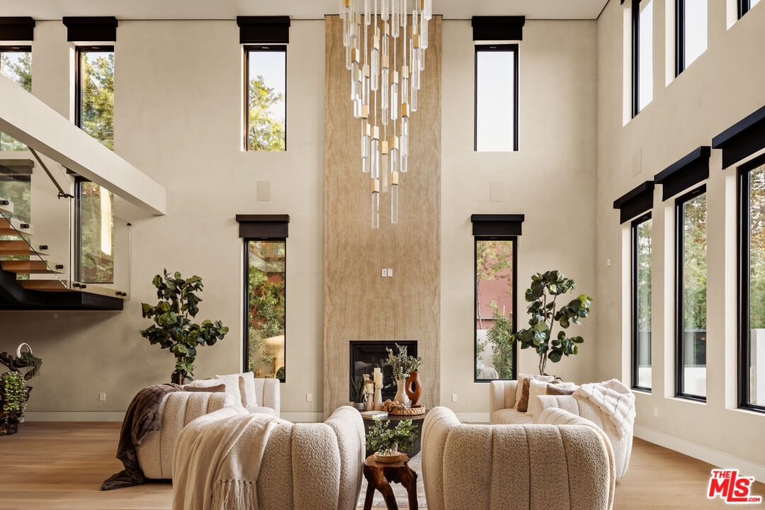 MLS #25630967 image #3