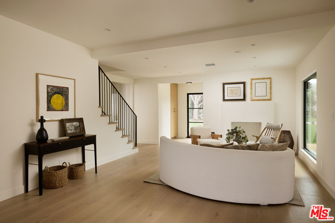 MLS #25631417 image #2