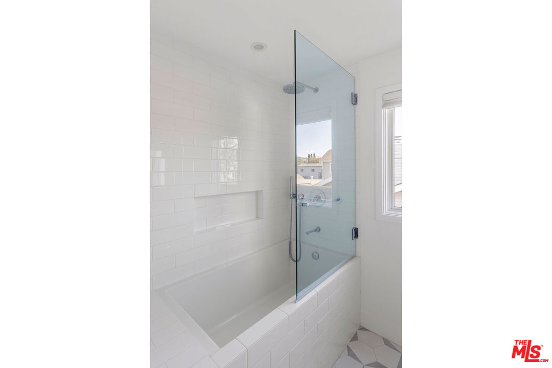 MLS #25631781 image #18