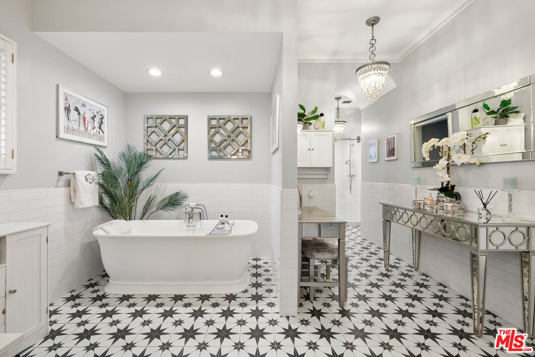 MLS #25631885 image #15