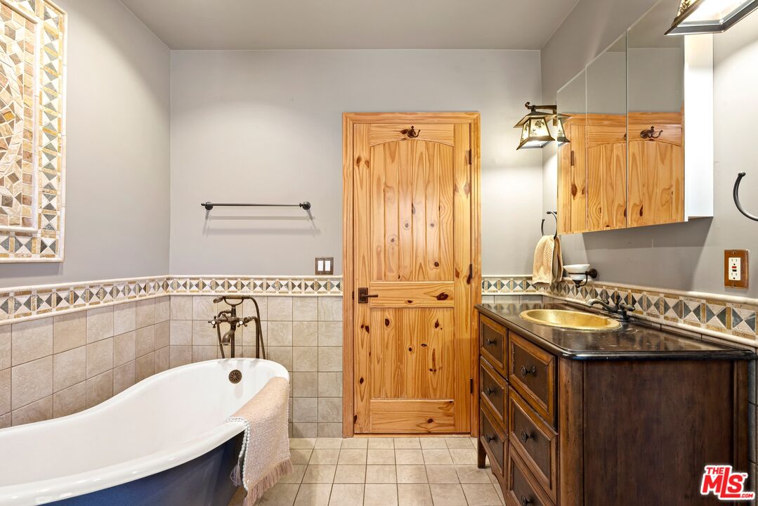 MLS #25631885 image #44