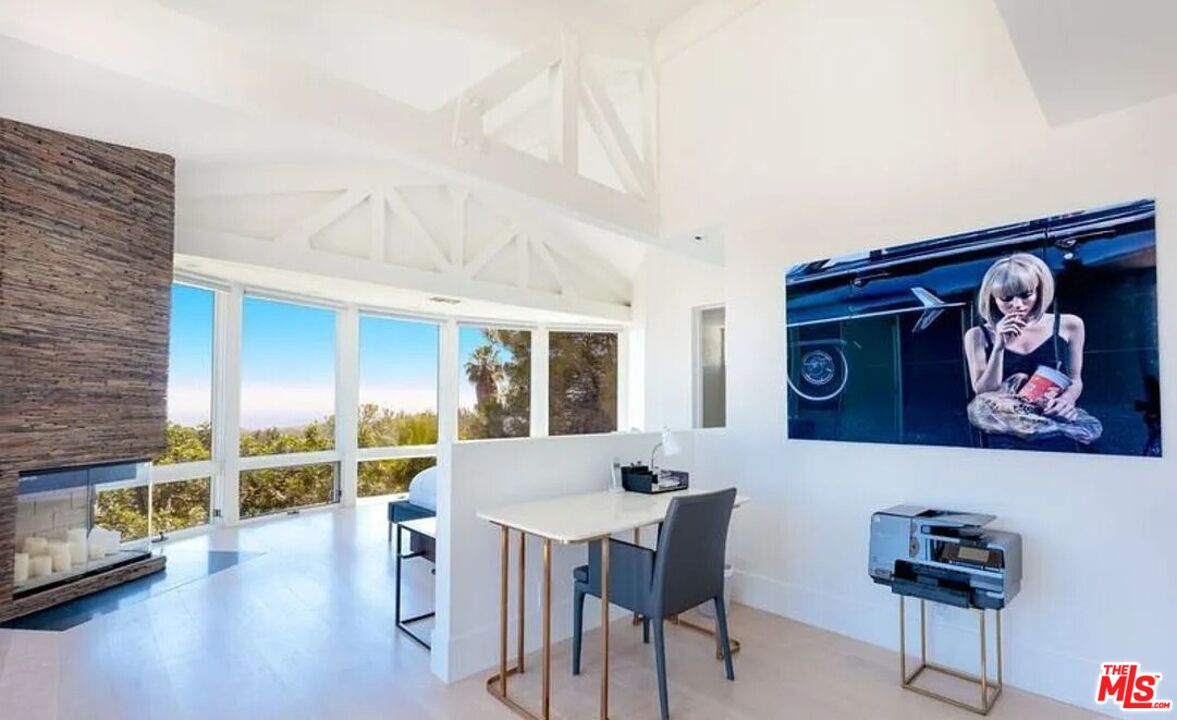 MLS #25631935 image #17