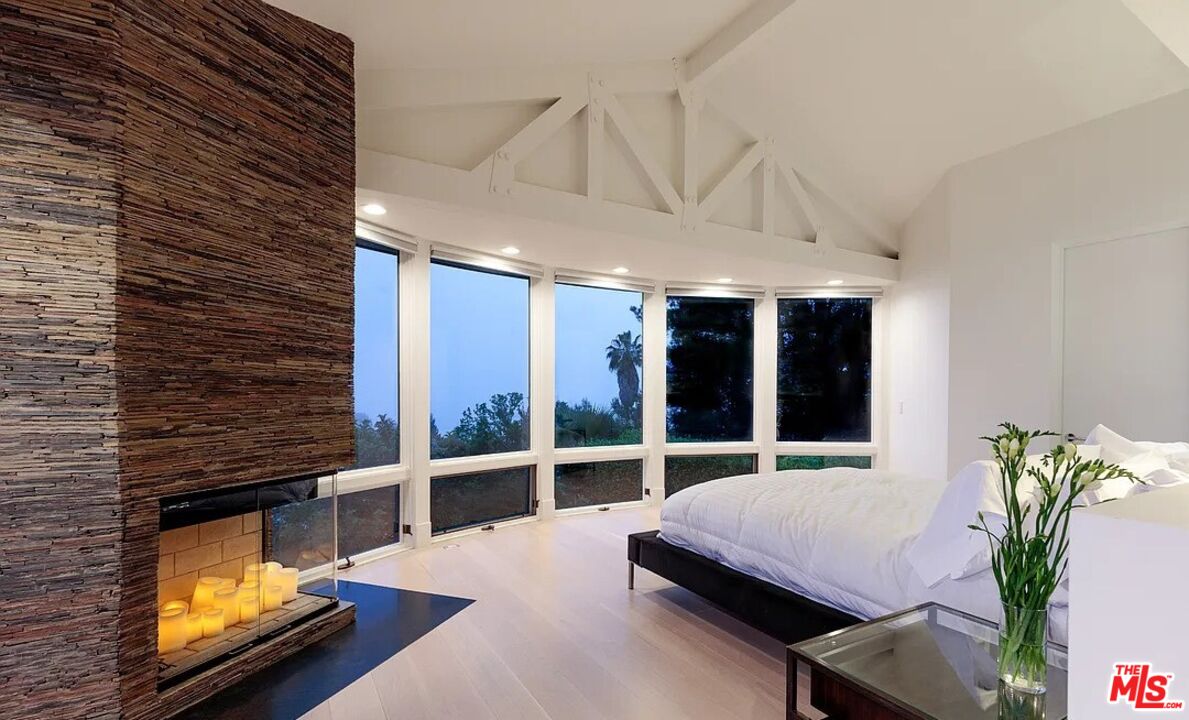 MLS #25631935 image #19