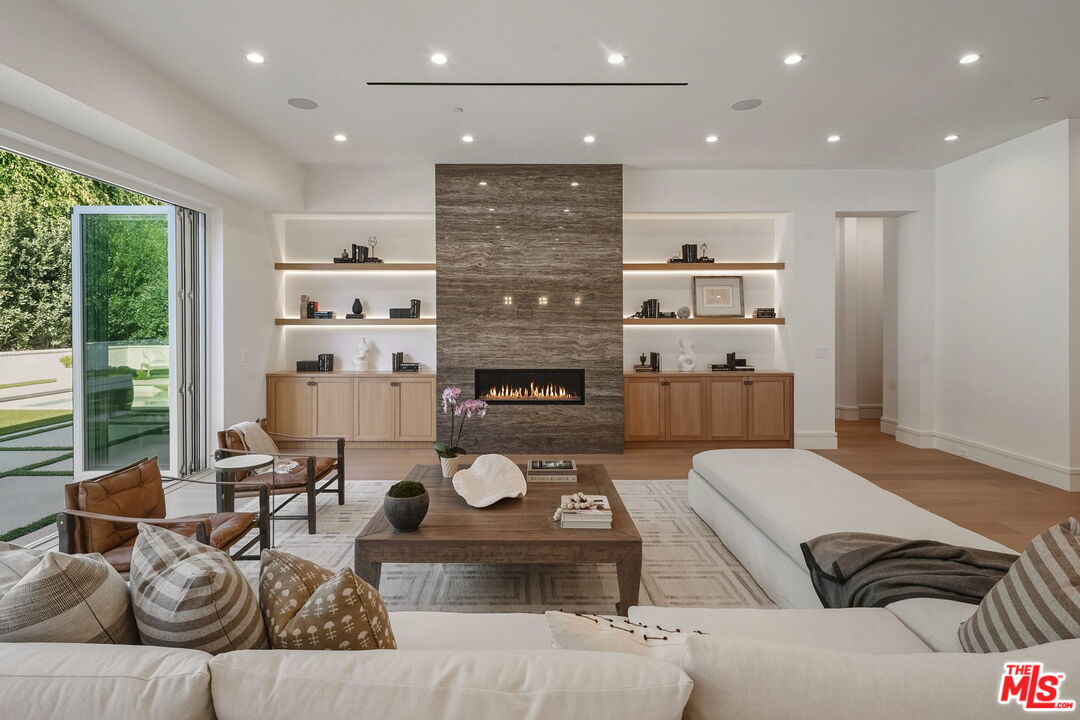 MLS #25631957 image #13