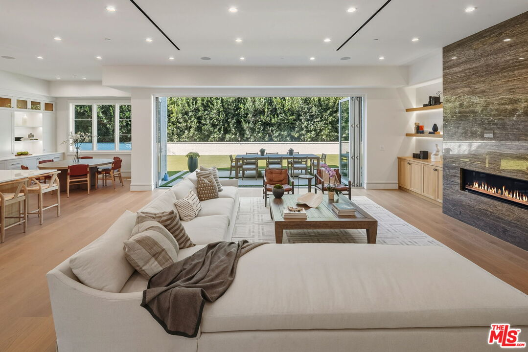 MLS #25631957 image #14