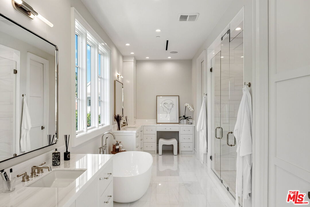 MLS #25631957 image #21