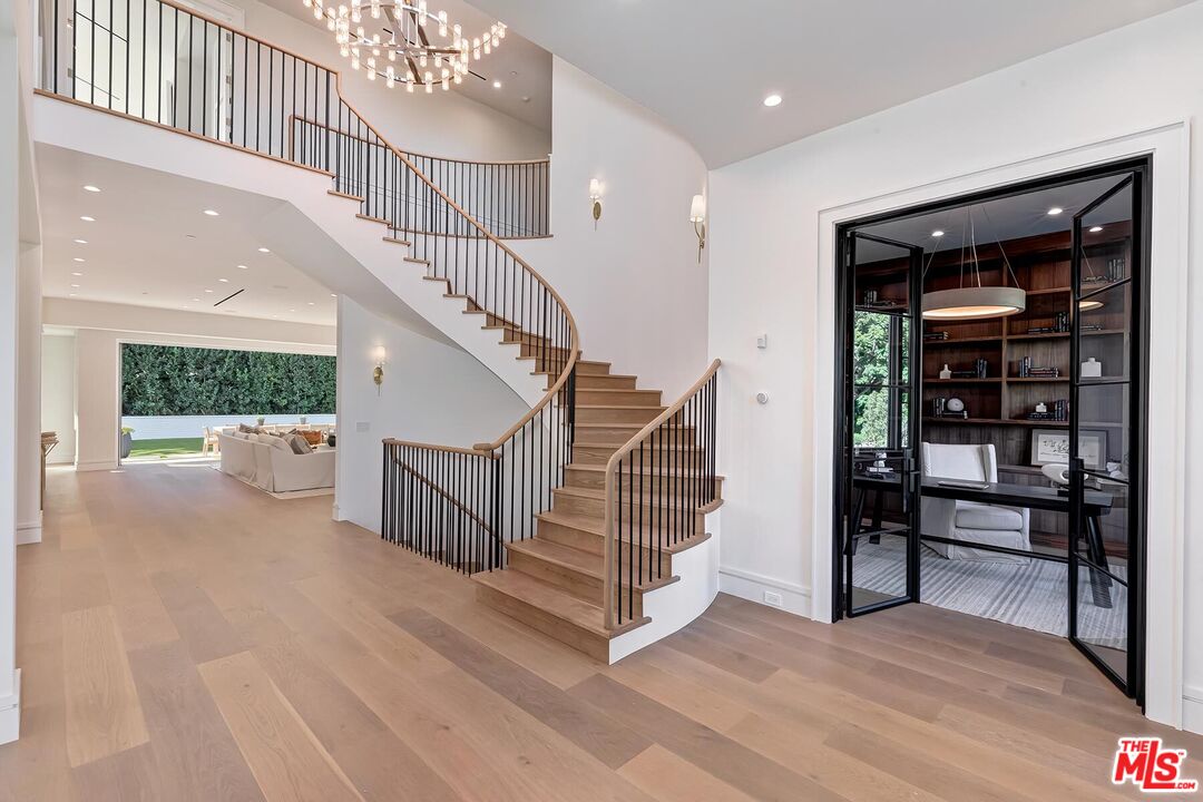 MLS #25631957 image #2