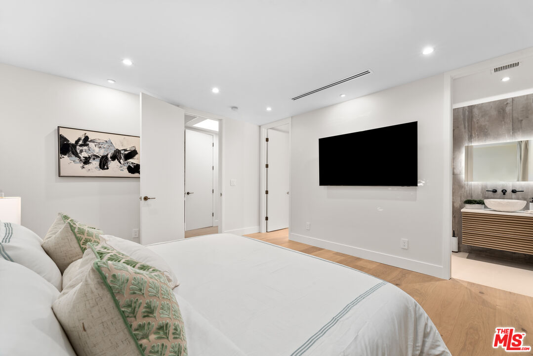 MLS #26632009 image #23