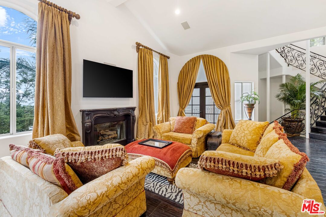 MLS #26632033 image #2