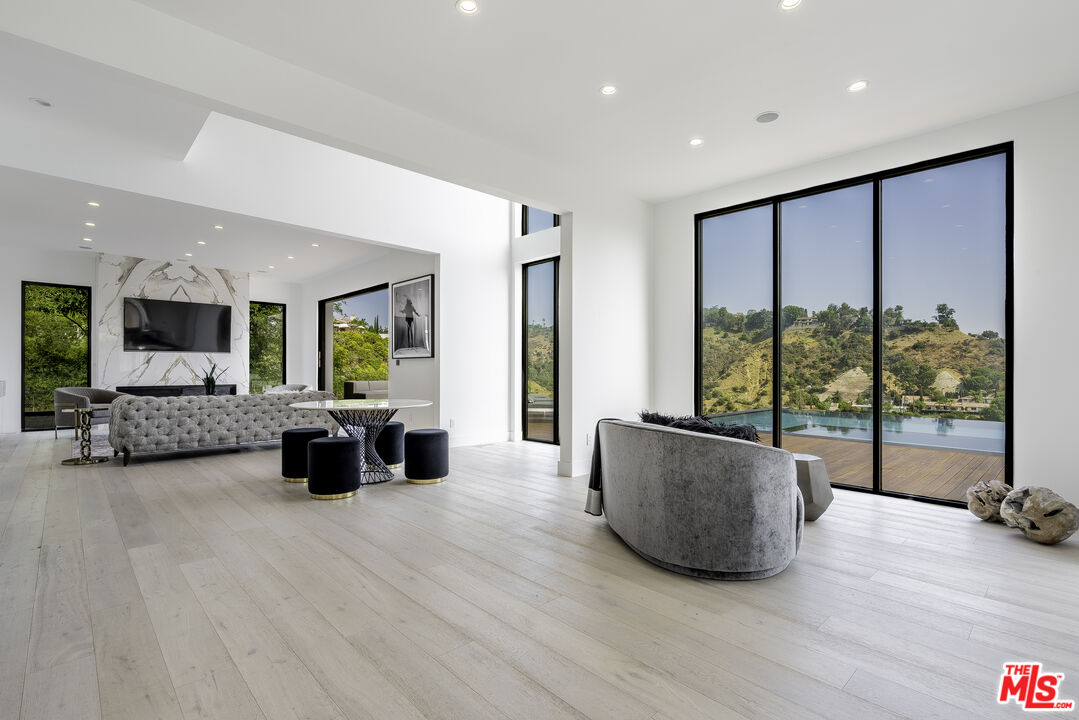 MLS #26632079 image #2