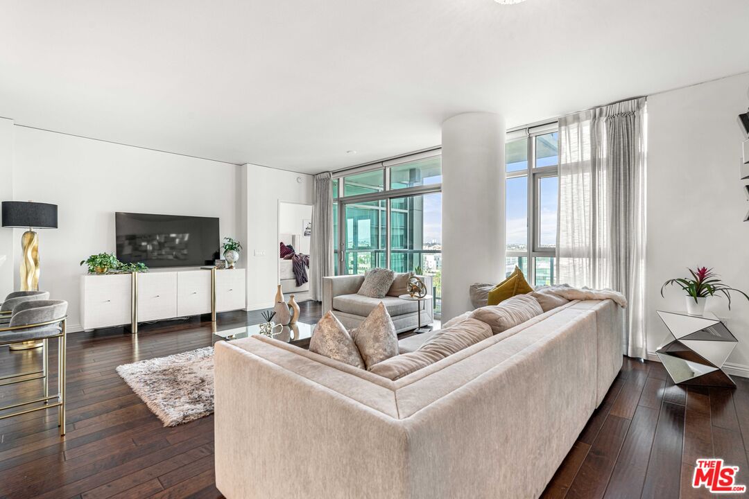 MLS #26632097 image #2