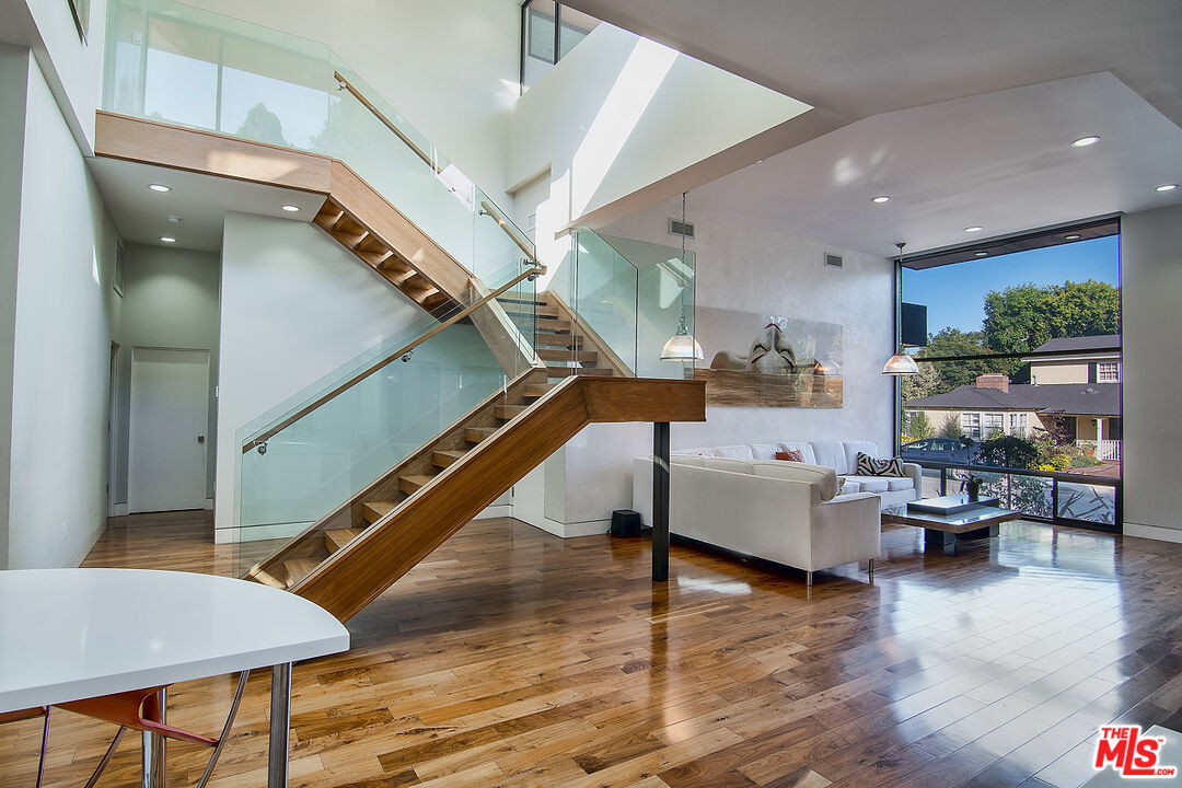 MLS #26633037 image #2