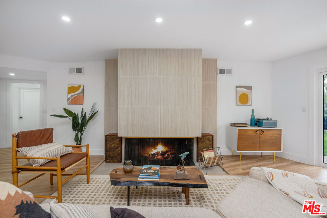 MLS #26633617 image #2