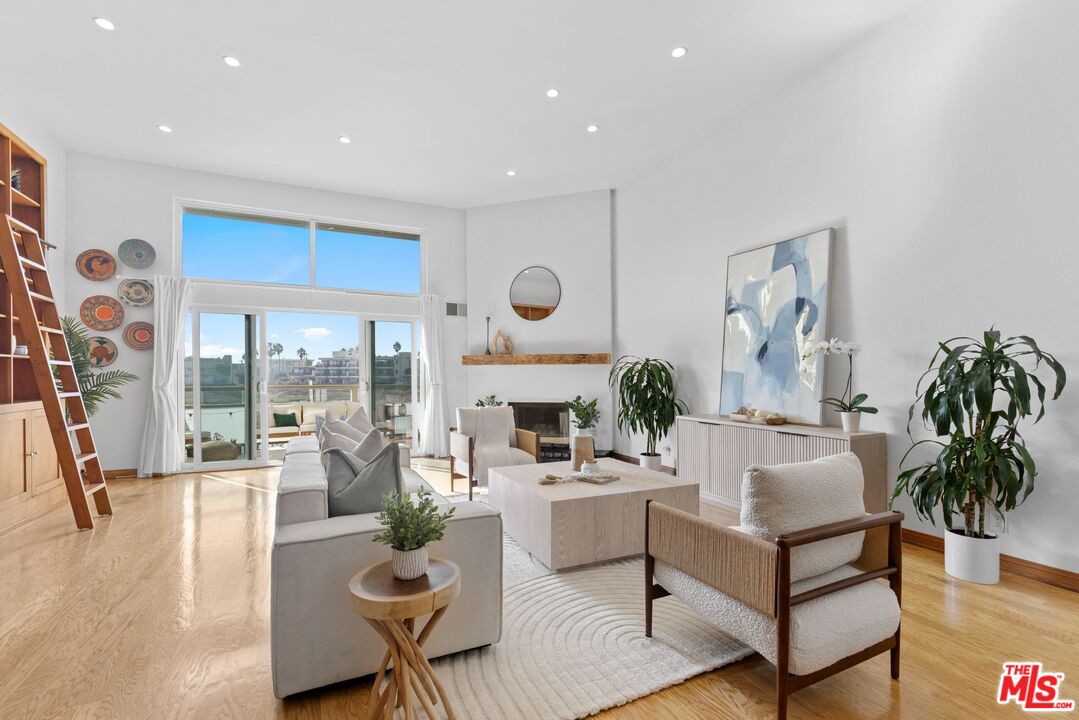 MLS #26633645 image #0