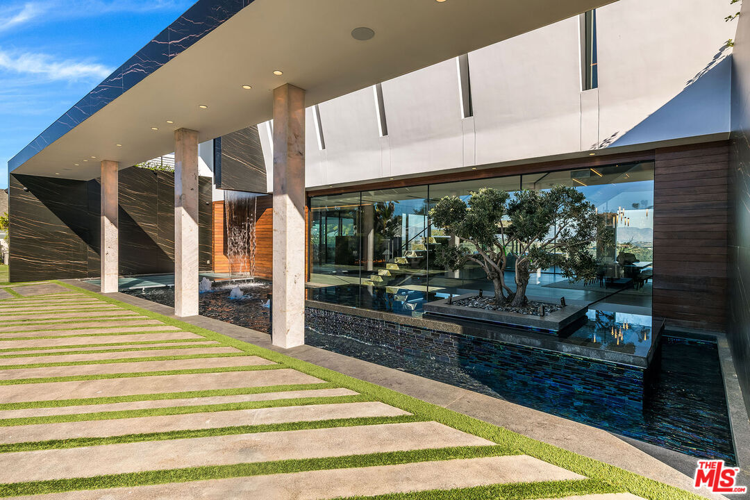 MLS #26633745 image #2