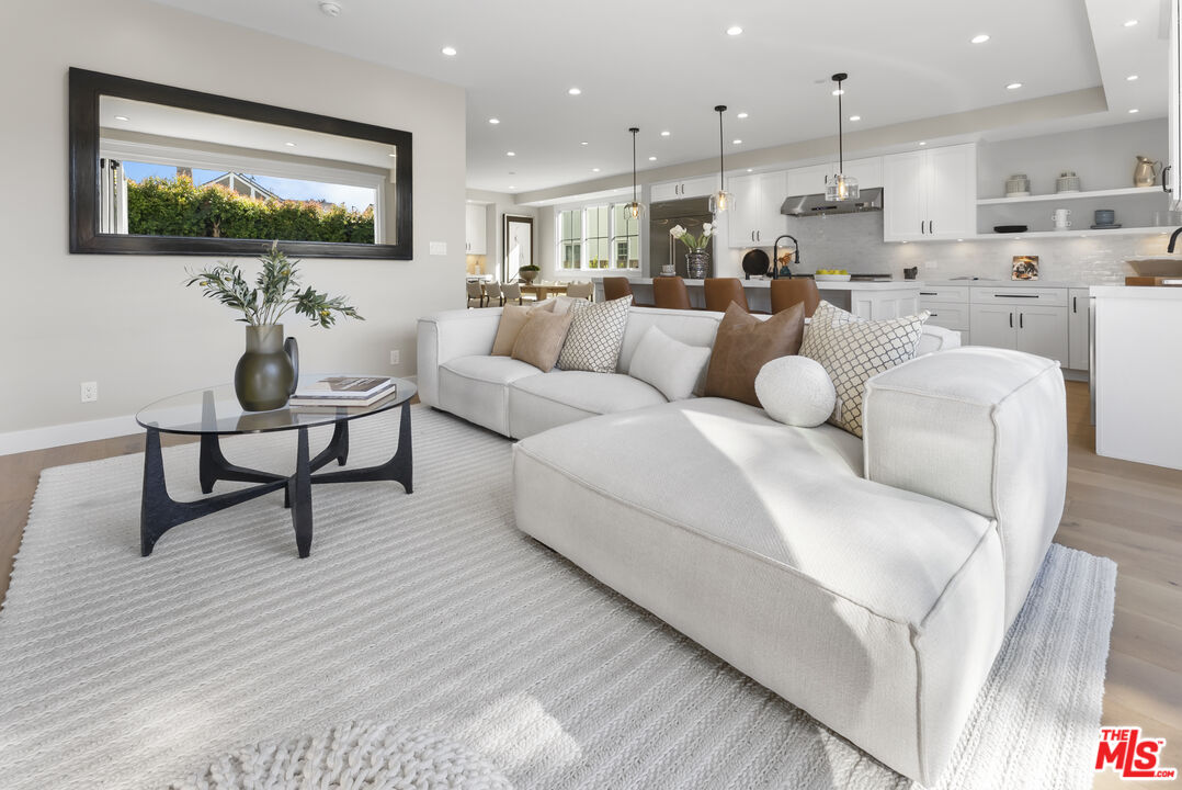 MLS #26633917 image #2