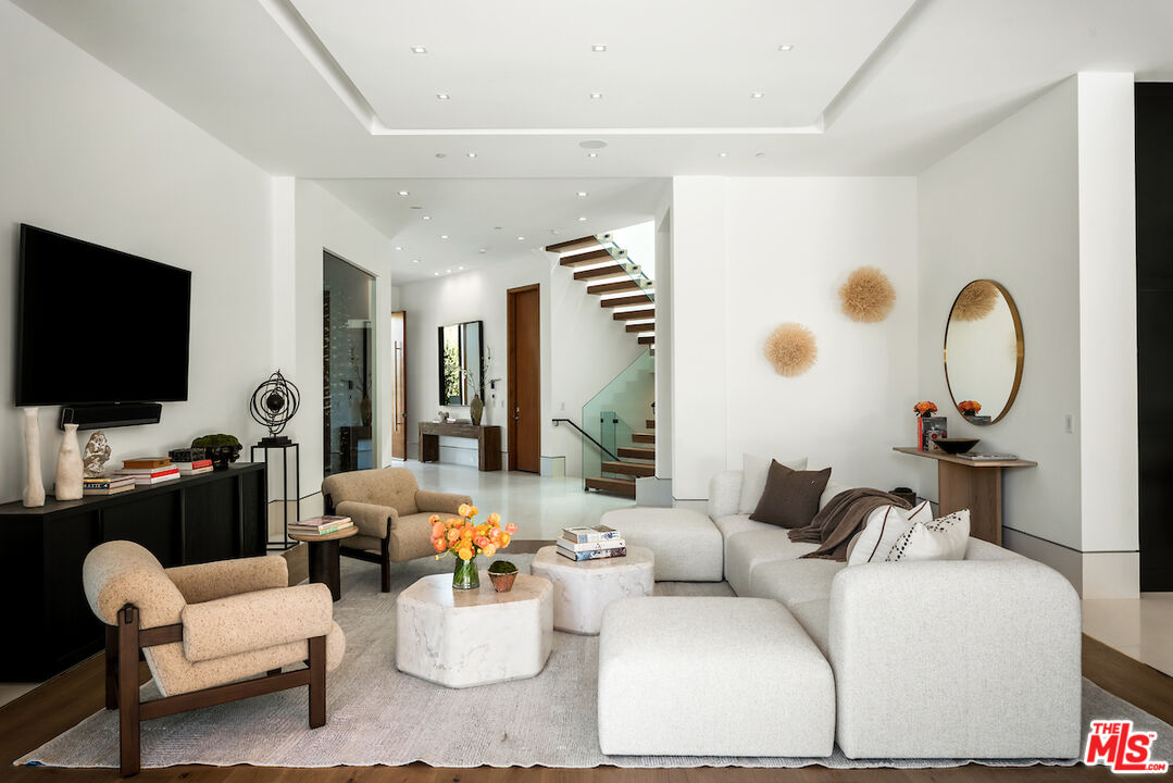 MLS #26634613 image #2