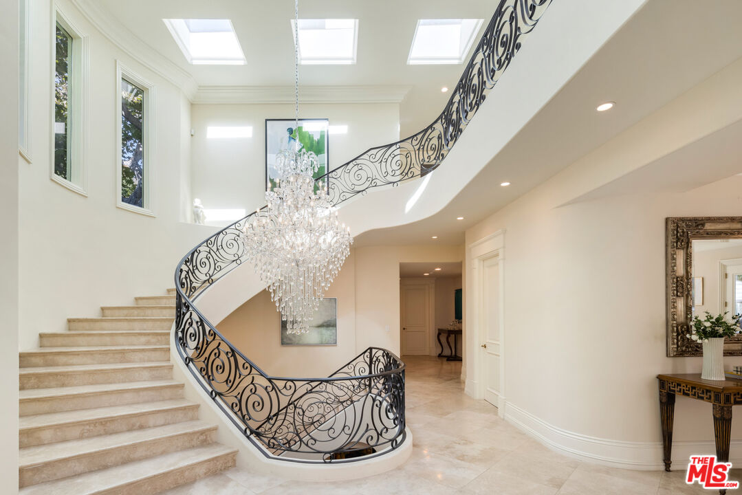 MLS #26634947 image #2