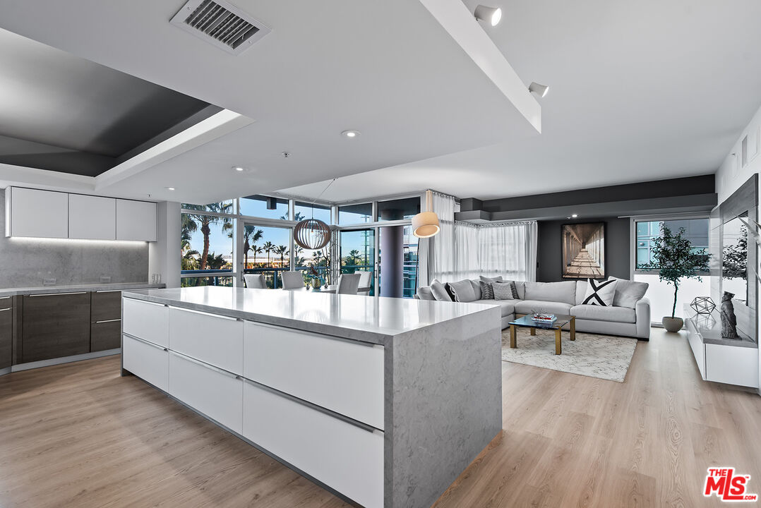 MLS #26637201 image #0