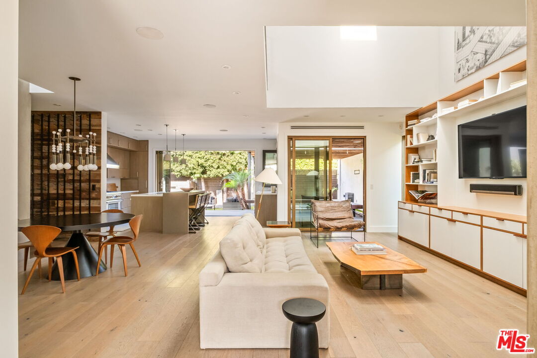 MLS #26637377 image #2