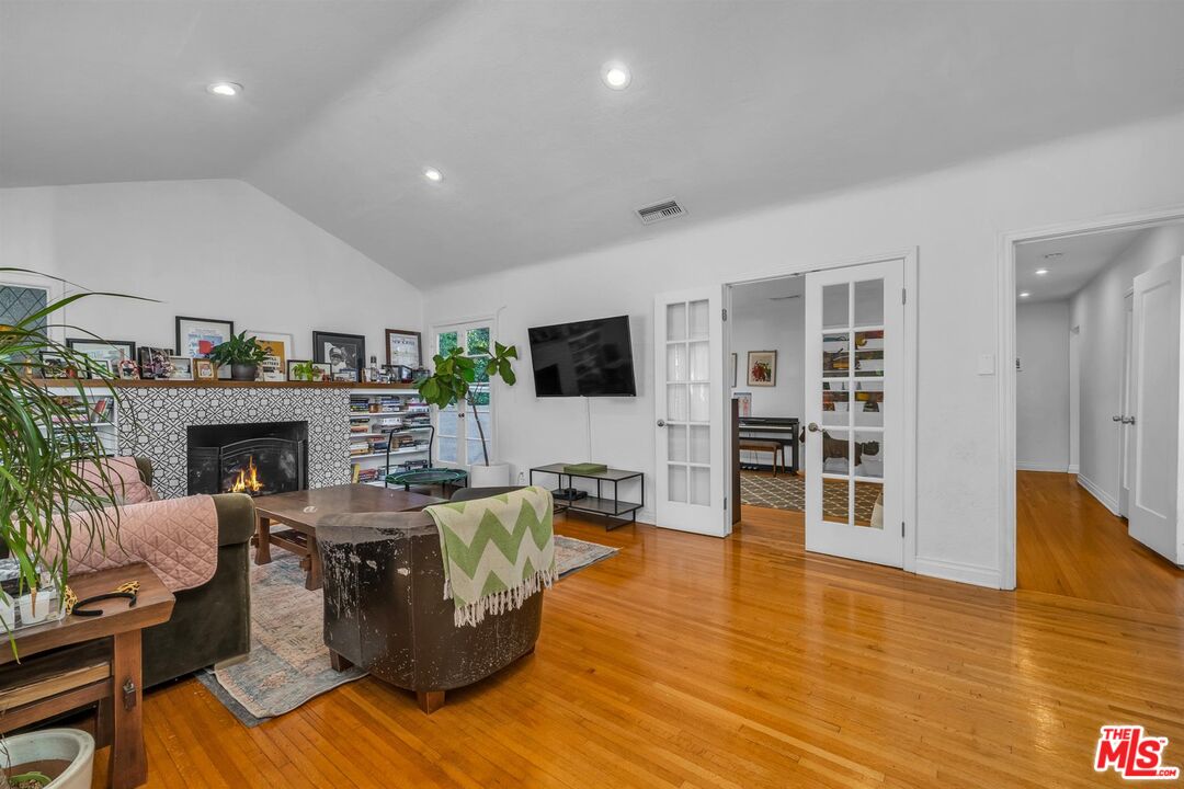 MLS #26638491 image #1