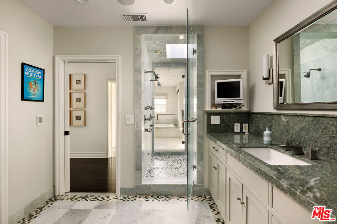 MLS #26638557 image #11