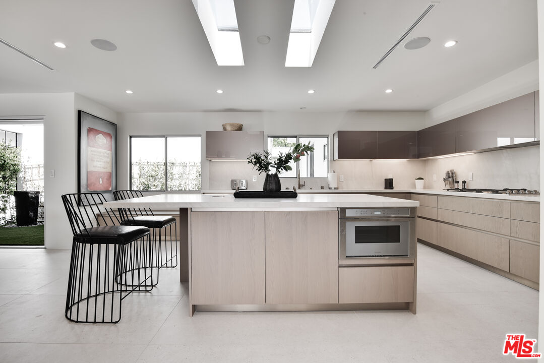 MLS #21-788520 image #12