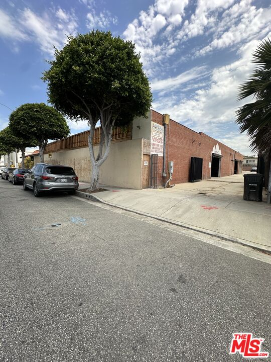 MLS #24-427317 image #1