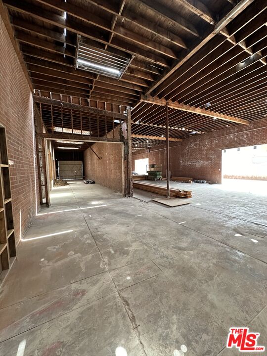 MLS #24-427317 image #2