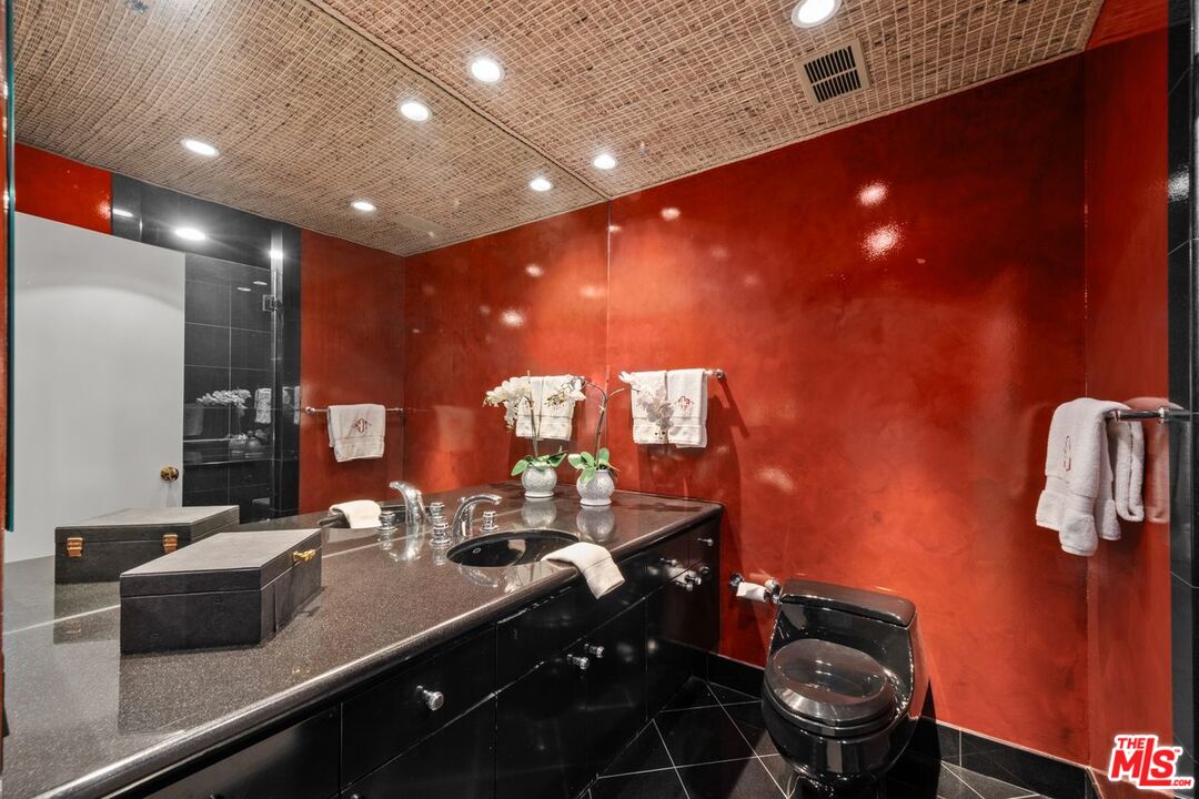 MLS #24-431141 image #17