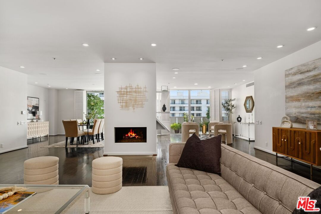 MLS #24-431141 image #2