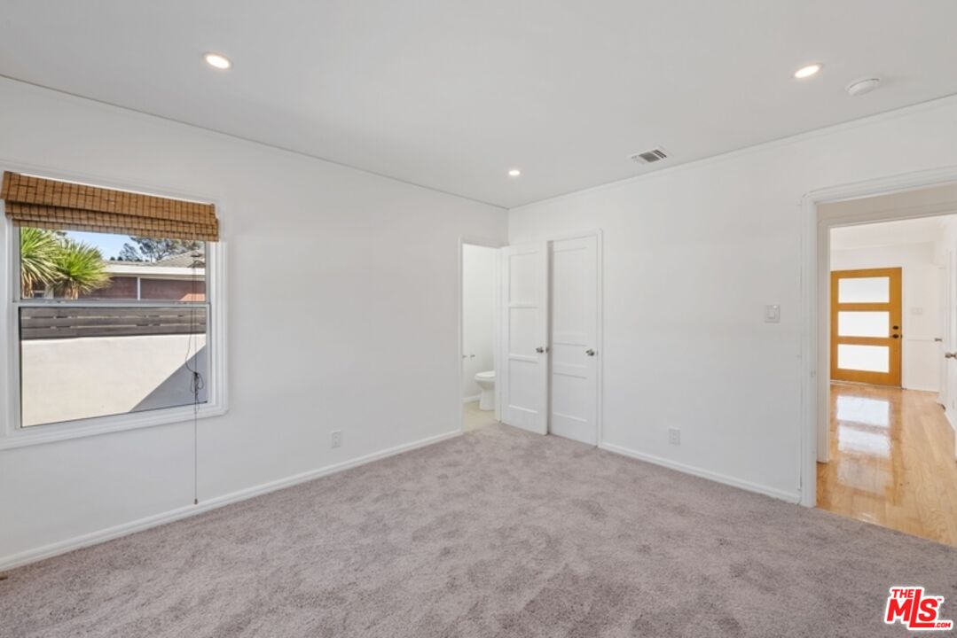 MLS #24-453437 image #11