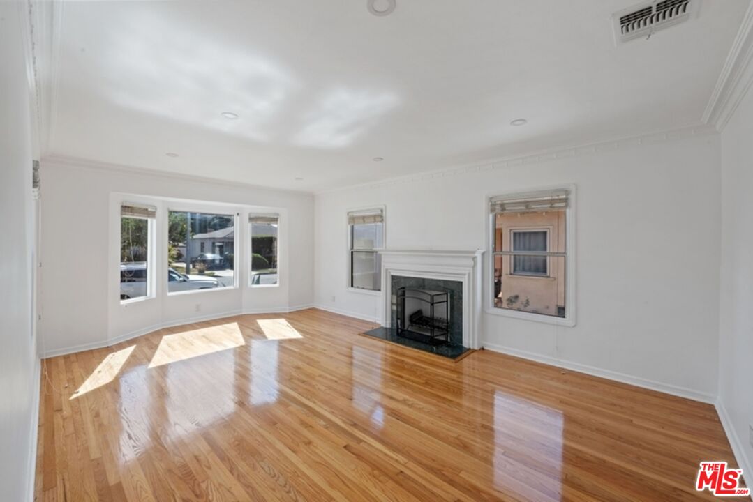 MLS #24-453437 image #2